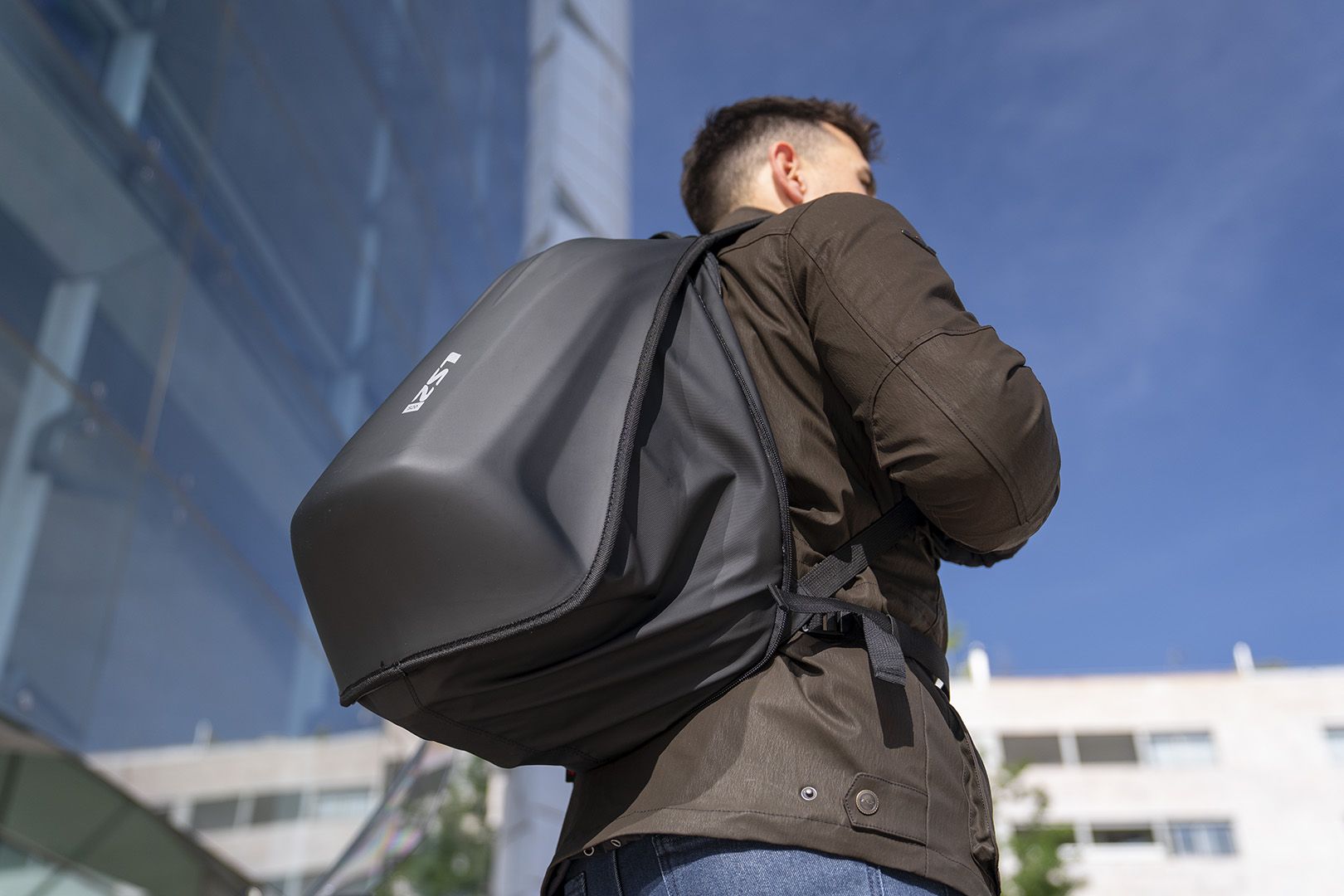 MOCHILA SEMIRÍGIDA LS2 SHIELD